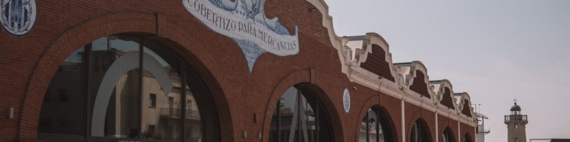 Facade of the Orenes Gran Casino in Castellón de la Plana, featuring classic architecture under a clear sky.